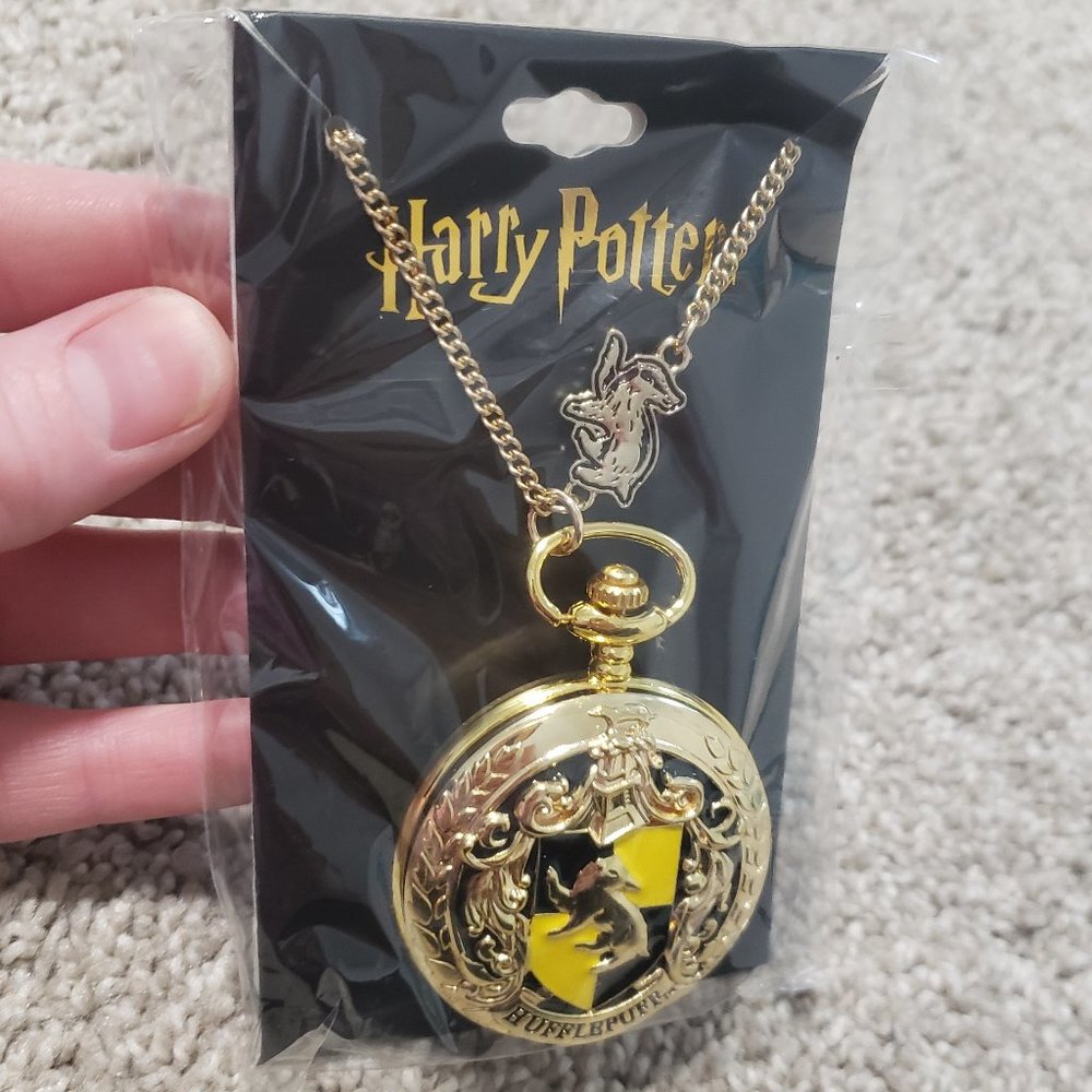 NWT Hufflepuff Hogwarts House Pocket Watch